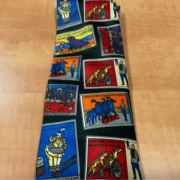 Ringling Bros. Barnum & Bailey Combined Shows, Inc, Tie. With paper tag attached - Picture 7 of 7